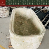 Baignoire autoportante en marbre de silice rose Breccia GOLDKING, style Ceppo Romano, pour salle de bain de villa, bain à remous sur mesure