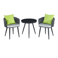 Ensemble de chaise et table à manger en rotin moderne pour terrasse avec coussin, mobilier d'extérieur durable pour balcon et jardin
