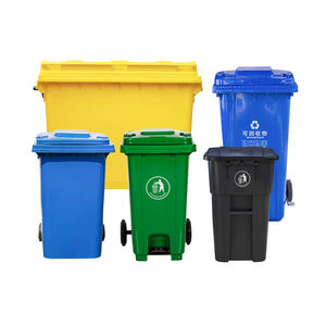 سلة مهملات خضراء صناعية مربعة الشكل بعجلات للاستخدام الخارجي بحجم قياسي - Product Image 1