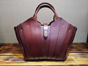 กระเป๋าหนังวัวแท้ งานฝีมือระดับไฮเอนด์ ดีไซน์วินเ<span class=keywords><strong>ท</strong></span>จแบบจีบ สำหรับผู้หญิง - Product Image 3