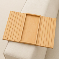Plateau d'accoudoir de canapé en bambou pliable avec porte-gobelet et organisateur de télécommande, avec panneaux latéraux pour salon, vente en gros