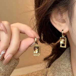 Colección Otoño Invierno, Pendientes de Aro Coreanos con Cristales Color Café y Diamantes, Pendientes de Aro Modernos y Elegantes - Product Image 1