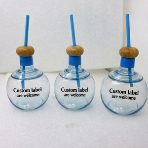 Bouteilles de tequila en verre de qualité alimentaire Lovin Cylinder avec bouchon en bois et paille bleue, ensemble de barware sérigraphié - Product Image 1