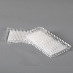 แผ่นเพลท PCR ยี่ห้อ Yongyue Medical 384 หลุม ขนาด 50 ลิตร ก้นแบน สำหรับใช้ในห้องปฏิบัติการ สามารถฆ่าเชื้อได้ - Product Image 1