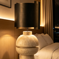 Lampe de table moderne rétro en travertin naturel avec abat-jour métallique, idéale pour le salon, le bureau, la chambre à coucher, l'hôtel