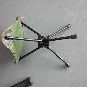 Sgabello Girevole Pieghevole Resistente con Rotazione a 360° per Pesca, <span class=keywords><strong>Campeggio</strong></span>, Escursionismo, Seduta Ergonomica Portatile per Uso Interno ed Esterno - Product Image 4
