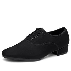 Chaussures de danse modernes pour hommes avec semelle en caoutchouc Chaussures de danse latine de salon en tissu Oxford pour la danse extérieure et intérieure - Product Image 1