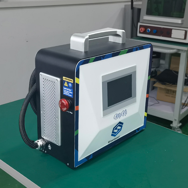 Riselaser QCW Handheld Fiber Laser Welder for Carbon Steel/Stainless Steel Portable Spot Laser Welding Machine with Air Cooling