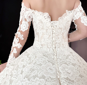 Abito da Sposa di Alta Qualità Elegante Vintage Francese in Pizzo Macramè Bianco con Taglio ad A di Lusso per la Sposa - Product Image 5