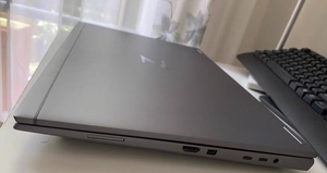 Laptop ZBook Fury 15 G7 con Processore Intel di 10a Generazione I7, 16GB RAM, 512GB SSD, Display 144Hz - Product Image 2