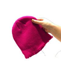 Moda invernale Unisex in acrilico lavorato a maglia Logo ricamato etichetta surfista strappata berretto Led cappello per uomo donna
