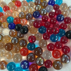 El <span class=keywords><strong>juego</strong></span> de mesa Jigsaw utiliza cuentas de vidrio de siete colores en tonos individuales de rojo, amarillo, azul, verde, rosa, negro y transparente. - Product Image 3