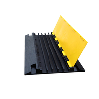 Canaux en caoutchouc Protecteur de câble Heavy Duty Defender Utilisation extérieure Rampe de câble de sécurité durable pour chaussée à 5 canaux