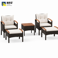 Ensemble de meubles de patio extérieur 5 pièces en rotin PE, 2 fauteuils, 2 ottomanes, table d'appoint avec plateau en bois
