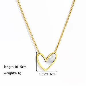 <span class=keywords><strong>Set</strong></span> di Gioielli Trendy in Acciaio Inossidabile 316L Placcato Oro 18K con Cuore in Madreperla Bianca per Donne, Collana e <span class=keywords><strong>Orecchini</strong></span> Impermeabili - Product Image 4