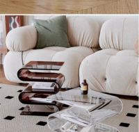 Moderner S-förmiger Acryl-Couch tisch mit Zeitungs ständer und Bücherregal Umwelt freundliche Aufbewahrung