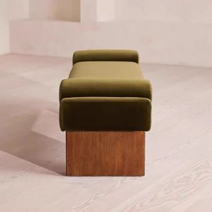 Banco nórdico minimalista de madera maciza con tapicería de terciopelo para entrada o dormitorio - Product Image 2
