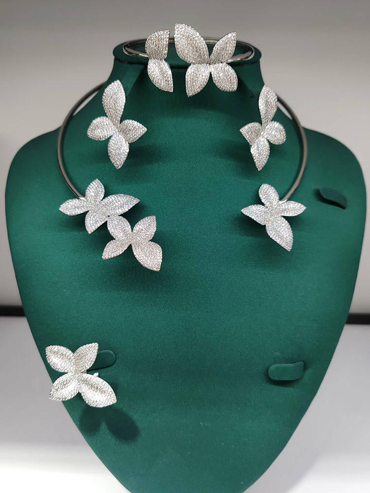 ชุบแพลทินัม