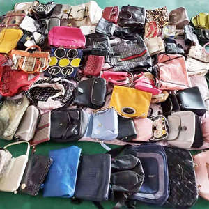 กระเป๋าหนังมือสองขายส่ง กระเป๋าแบรนด์เนมมือสอง หนังแท้ ขายเป็นมัด - Product Image 4