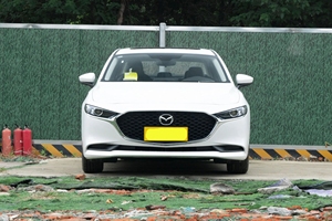 Voiture d'occasion, Nouvelle Mazda3 Axela <span class=keywords><strong>2022</strong></span> 1.5 Elegant 117 ch, atmosphérique, 6AT, Berline urbaine haute performance pour l'exportation. - Product Image 4