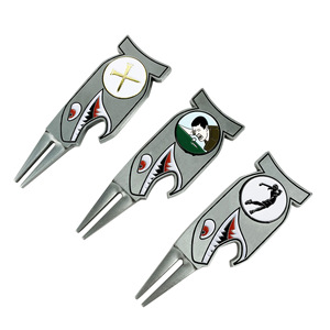 Outil de réparation de divots de golf en alliage de zinc multifonctionnel avec clip de fixation, marqueur et ensemble d'étiquettes de balle pour golfeurs - Product Image 5