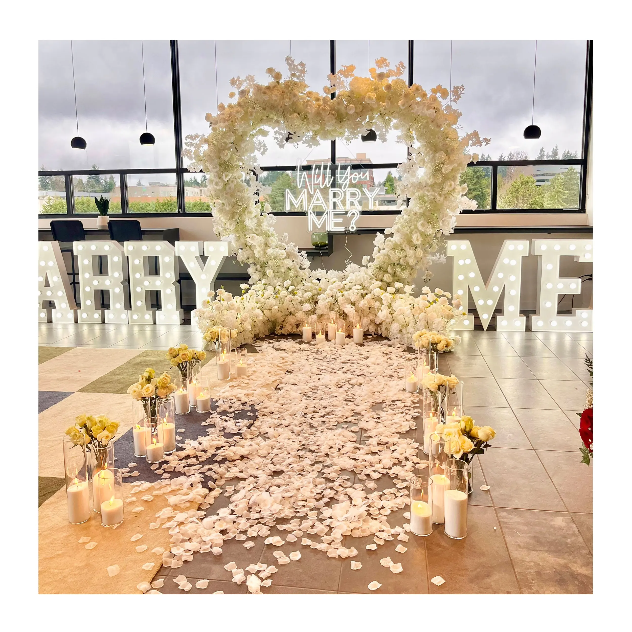 Flores de seda blancas para boda, cuerno de arco redondo, Rosa artificial en forma de corazón, flor de arco de corazón floral para boda, accesorios de alquiler, decoración