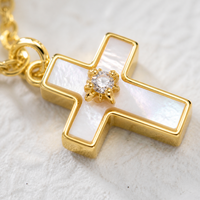 Mylove Maßgefertigte Feine Messing 18K Vergoldete Weiße Perlmutt Kreuz Geripptes Herz CZ Charm Anhänger Halskette Großhandel