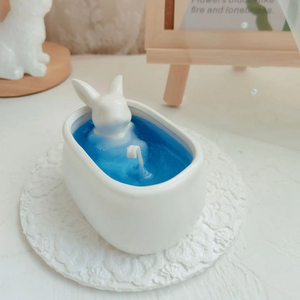 Bougie parfumée en cire de soja luxueuse et adorable pour le bain - Décoration unique en forme de lapin et d'ours faite à la main, cadeaux créatifs pour la Diwali - Product Image 1
