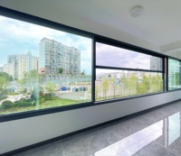 Ventana Corredera Silenciosa Panorámica de Gran Apertura, de Aluminio con Marco Delgado, Estilo Moderno y Minimalista para Exteriores de Villas