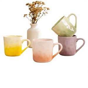 Caneca de Cerâmica Personalizável com Gradiente de Cor Subesmaltada, Copo de Água para Uso Doméstico, Lembrança de Alta Qualidade Mais Vendida no Taobao - Product Image 1