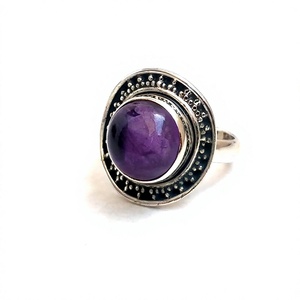 Bague d'anniversaire de style bohème pour femme en pierre d'améthyste naturelle indienne de grande forme ronde en argent sterling 925 - Product Image 3