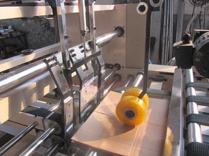 Canghai <span class=keywords><strong>Aauto</strong></span> Caja de cartón corrugado Caja de papel Máquina de encolado plegable automática - Product Image 2
