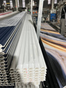 Panneau mural rainuré en WPC au design moderne, panneau mural 3D en PVC, alternative au bois, fonction imperméable - Product Image 2