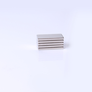 Aimants NdFeB rectangulaires de taille et de forme personnalisées, magnétisation multipolaire, service OEM/ODM disponible - Product Image 3