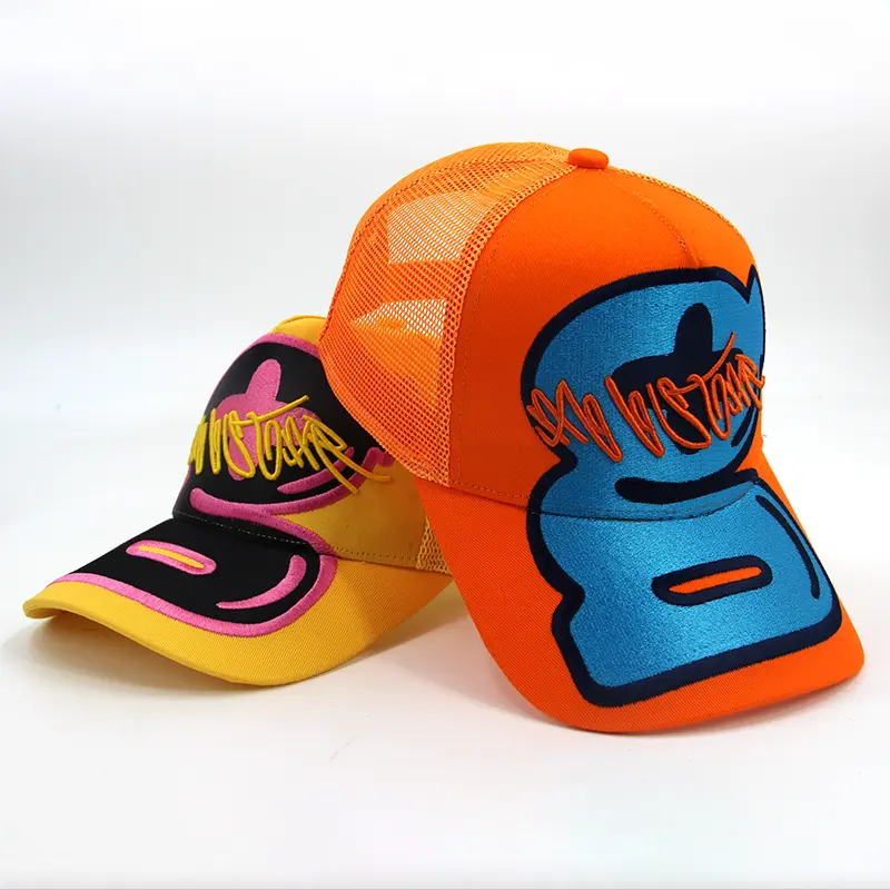 Logo brodé en 3D personnalisé sur l'avant et casquettes de camionneur Bill 5-Panel Mesh personnalisé plat brodé coton sergé chapeaux de camionneur de sport