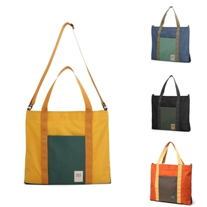 Sac fourre-tout essentiel en nylon recyclé, léger et compact, avec bandoulière, idéal pour le quotidien – Meilleure vente - Product Image 1