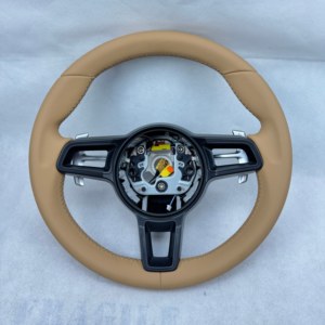 ワンランク上の運転体験を ポルシェステアリングホイール のプレミアム