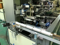 Máquina de Serigrafía Automática Servoaccionada APM S104M para Productos Cosméticos