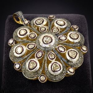 Art Palace Colgante de Flor Vintage, Chapado en Plata Antigua con Engaste de Zirconia, Amuleto Unisex - Product Image 2