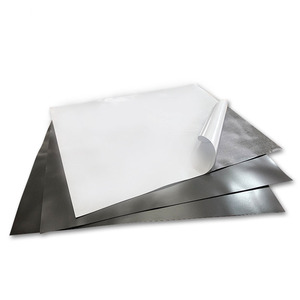 Aimant industriel en ferrite souple de haute qualité, auto-adhésif, en caoutchouc flexible, en rouleau, pour découpe et pliage - Product Image 2