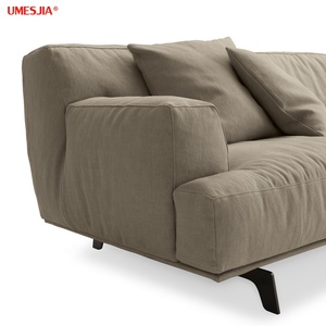 Sofá Tribeca Luxuoso em Tecido Cinza Italiano com Plumas, Sofá Moderno para Sala de Estar, Conjunto de Sofá Seccional de Canto Luxuoso com Pernas de Metal - Product Image 4