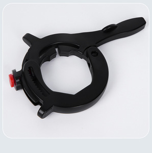 Pengunci Gas Universal, Pegangan Tangan yang Dapat Disesuaikan, Penopang, Solusi Cruise Non-Elektronik, Aksesori Berkendara Jarak Jauh - Product Image 1