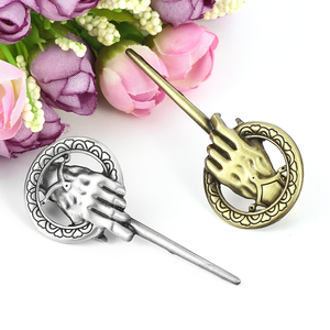 Broche Retro Fashion Mão do Rei, Acessórios Decorativos para Casacos e Chapéus - Product Image 2