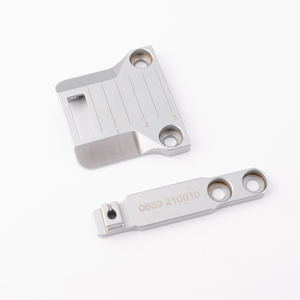 Parti di <span class=keywords><strong>macchine</strong></span> <span class=keywords><strong>per</strong></span> <span class=keywords><strong>cucire</strong></span> industriali Durkopp 0659 210010 alimentare cane e 0659 200010 piastra ago in acciaio <span class=keywords><strong>per</strong></span> la manutenzione delle riparazioni - Product Image 1