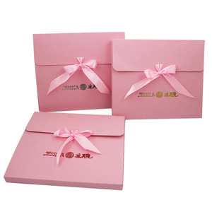 Confezione <span class=keywords><strong>regalo</strong></span> con logo in carta da stampa offset rosa personalizzata con busta per imballaggio con chiusura a nastro - Product Image 1