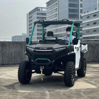 Véhicule utilitaire électrique tout-terrain 4x4 à 2 places avec une capacité de charge de 500 kg et une autonomie de 90 km