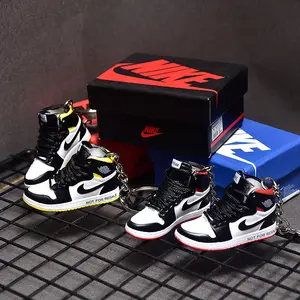 Hot Sales Air Jordan1 Yeezy Aj4 Meer dan 2000 Ontwerp Mini Schoenen Sleutelhanger Met Doos 1/6 Bjd 3d Sneaker Sleutelhanger Kan Aangepast