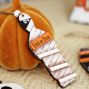 Nuevo Producto Decoraciones Calavera Fantasma Adornos de Madera Pintados Accesorios Colgantes Hechos en China - Product Image 4