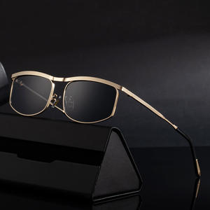 แว่นกันแดดโลหะสำหรับผู้ชายสุดหรู เลนส์ TAC UV400 ระดับ 2 กรอบสีดำ สไตล์ขับรถ รุ่น WF-5G226 - Product Image 1