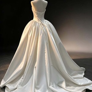 Hz032 Impresionante Vestido de Novia de Satén Duquesa Estilo Basque Minimalista, Color Marfil, Sin Tirantes, Escote Corazón, con Copas y Corsé, Jancember - Product Image 5
